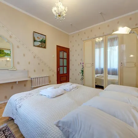 Hotel Aleksandria 2*