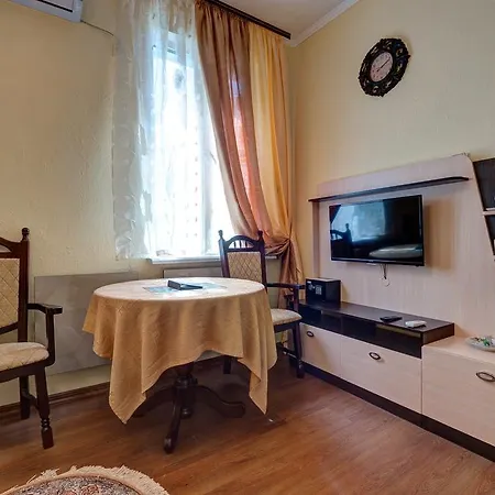 Hotel Aleksandria 2*